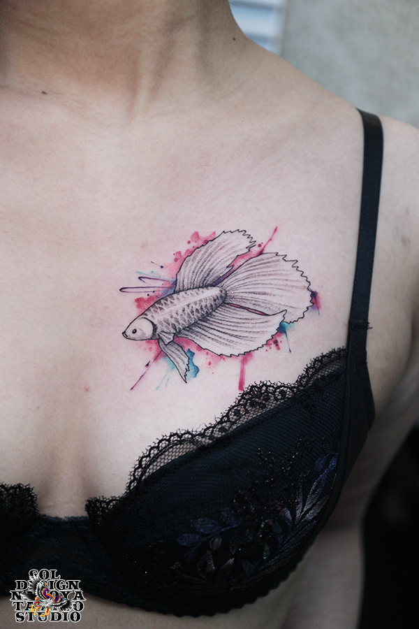 名古屋　タトゥー　女性